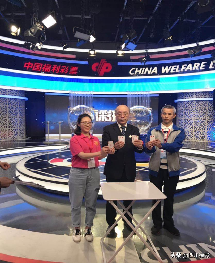 探索双色球最新开奖图，揭秘幸运密码的瞬间